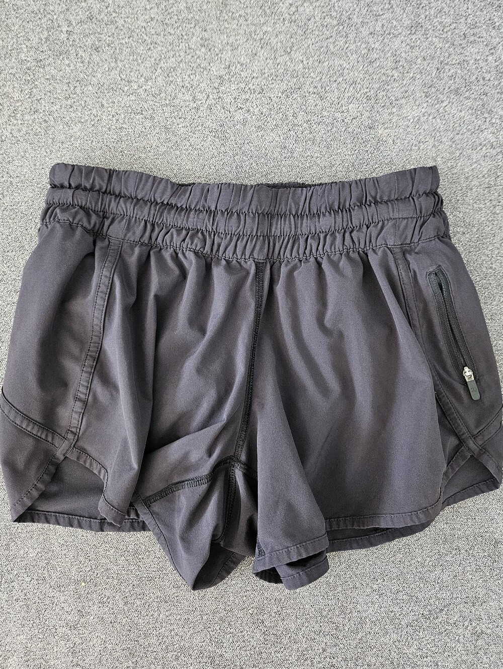 Lululemon Women’s Black Hotty Hot Highrise Shorts Size 8 Inseam 4 inches